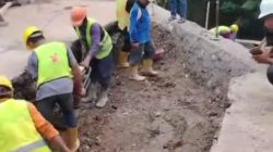 Perbaikan Drainase Jalan Radar Jaticempaka Dikebut