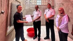 Warga Terdampak Angin Kencang di Jatiranggon Mulai Terima Bantuan