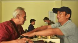 Penyandang Disabilitas Adu Strategi Turnamen Catur