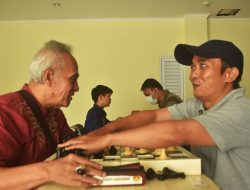 Penyandang Disabilitas Adu Strategi Turnamen Catur
