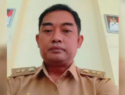 Lurah Bojongmenteng Turun Langsung Cek Calon Penerima Rutilahu