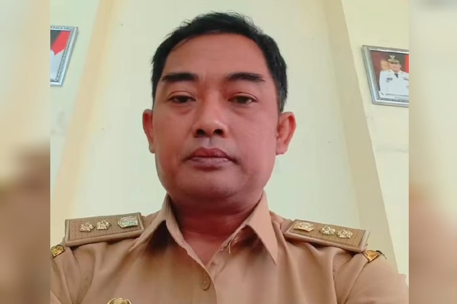 Lurah Bojongmenteng Turun Langsung Cek Calon Penerima Rutilahu