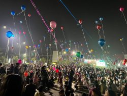 Ratusan Balon Udara Hiasi Plaza Patriot Kota Bekasi