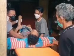 Evakuasi Warga Sakit di Bojongmenteng Berlangsung Dramatis
