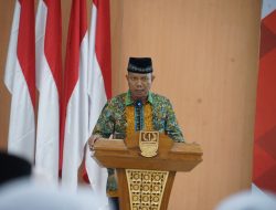 Sekda Kabupaten Bekasi Lepas Keberangkatan Jemaah Haji Kloter 33, Imbau Jaga Kesehatan dan Kekompakan