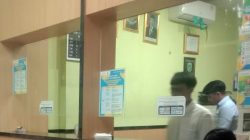 Rupiah Melemah, Transaksi Dolar di Money Changer Bekasi Meningkat
