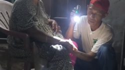 Kisah Heroik Anggota Disdamkarmat Kota Bekasi Eko Uban, Menembus Malam demi Selamatkan Nyawa Nenek Digigit Ular