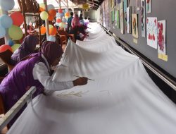 Melihat Semangat dan Produktivitas Lansia di HLUN, Unjuk Kemampuan Membatik hingga Seni Musik