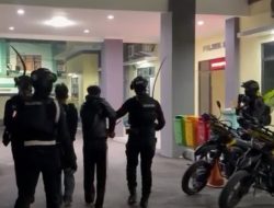 Satbrimob Polda Metro Jaya Sisir Titik Rawan di Babelan, Dua Remaja Bawa Sajam Diamankan