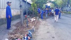 Sampah Liar hingga Ranting Pohon di Jalan Cipendawa Dibersihkan