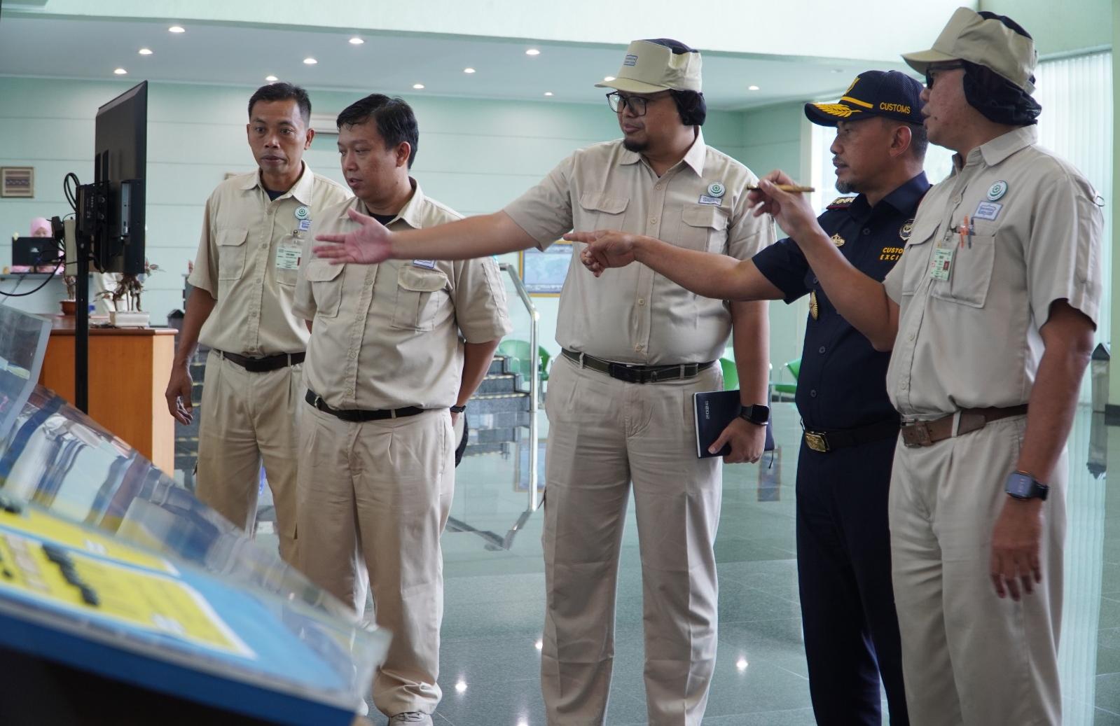 Bea Cukai Bekasi dan PT Indonesia Chemi-con Perkuat Kolaborasi Hadapi Tantangan Ekonomi Global