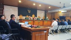 Sidang Ungkap Uang Ijon Ade Kunang Dibungkus Kresek dan Kardus