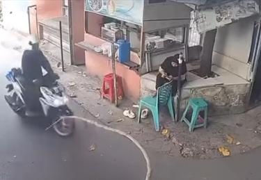 Pedagang Mi Ayam Dijambret di Kranji, Handphone Raib