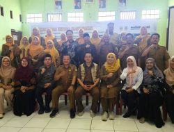 Tim P2M dan Mahasiswa KKN Prodi Pendidikan Bahasa Arab Gelar Pelatihan Literasi Keuangan dan Manajemen Usaha bagi Anggota PKH di Desa Muktiwari 