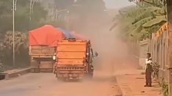 Warga Keluhkan Debu Proyek PSEL, Jalan Pangkalan 5 Kini Rutin Disiram