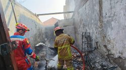 Kebakaran Hanguskan Tiga Kios di Medan Satria