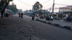 Cegah PKL Kembali ke Jalan, Petugas Gabungan Jaga Pasar Baru Bekasi Sejak Dini Hari