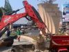 DBMSDA Kota Bekasi Targetkan Pembongkaran Tanjakan Gerbang Grand Galaxy City Rampung Lima Hari
