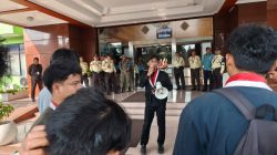 Mahasiswa Geruduk Kantor Wali Kota Bekasi, Protes Hasil SPMB