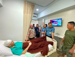 Kepala Kantor BPJS Ketenagakerjaan Bekasi Cikarang Jenguk Peserta Korban Kecelakaan, Pastikan Layanan Optimal 