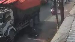 Gagal Menyalip dari Kiri, Pengendara Vario Tewas Terlindas Dump Truck di Narogong Bantargebang