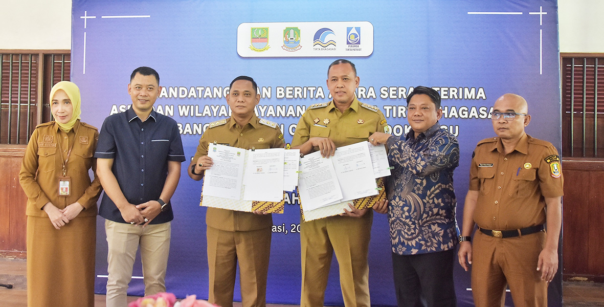 Pemkab Bekasi Serahkan Dua Wilayah Layanan Tirta Bhagasasi ke Pemkot Bekasi