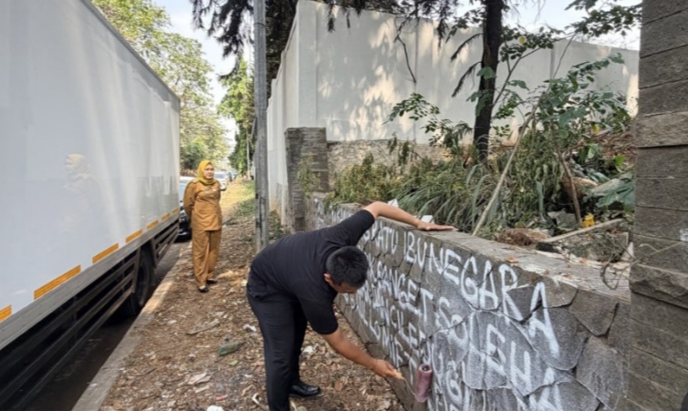 Flyover Cut Mutia Tak Lagi Kumuh, Coretan Vandalisme Disapu Bersih