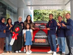 12 Tahun Jadi Pelanggan Setia, Rezka Asal Tangerang Selatan Menangkan Lexus LBX Luxury dari Program Undi-Undi Hepi Telkomsel