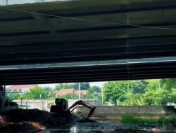 Sedimentasi Kali Baru Jatiwarna Capai Dua Meter, Pengerukan Hampir Rampung