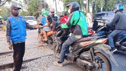 Cerita Penjaga Perlintasan Bulak Kapal: Kerja Swadaya, Kerap Dimaki Pengendara