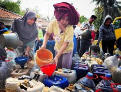 Air Sumur Bor Berkarat, Warga Bojongmangu Terdampak Kekeringan Bergantung Bantuan