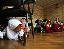 Siswa di Kota Bekasi Belajar Selamat dari Gempa