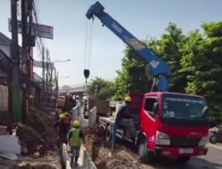 Akses Jalan Kincan Pondok Gede Ditutup Sebulan