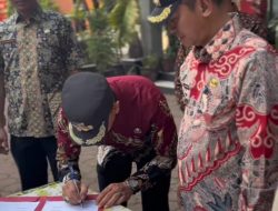 Camat Jatiasih Lantik Dua Ketua RW, Tekankan Tanggung Jawab