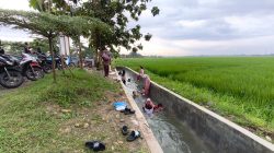 Saluran Irigasi di Cikarang Timur Berubah Jadi Waterpark Gratis