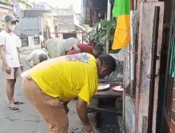 Sambut HUT RI, Warga Harapan Jaya Bersih-bersih Lingkungan