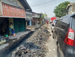 Proyek Drainase di Jalan KH Muchtar Thabrani Picu Kemacetan