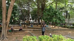 Taman di Depan Kantor Kecamatan Bekasi Barat Jadi Oase Warga di Tengah Terik