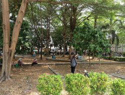 Taman di Depan Kantor Kecamatan Bekasi Barat Jadi Oase Warga di Tengah Terik