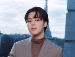 Bikin ARMY Terharu! Jimin BTS Peluk dan Cium Penggemar Cilik Pasien Kanker di Konser Texas