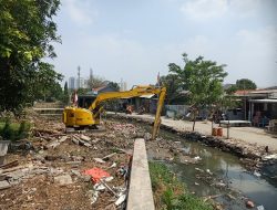 Buka Lahan Pembangunan Jalan KH Muchtar Thabrani 2, Bangunan Bantaran Kali Dibongkar September