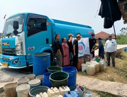 YILI Peduli Salurkan Bantuan Air Bersih bagi Warga Sukamukti Bojongmangu Terdampak Kekeringan