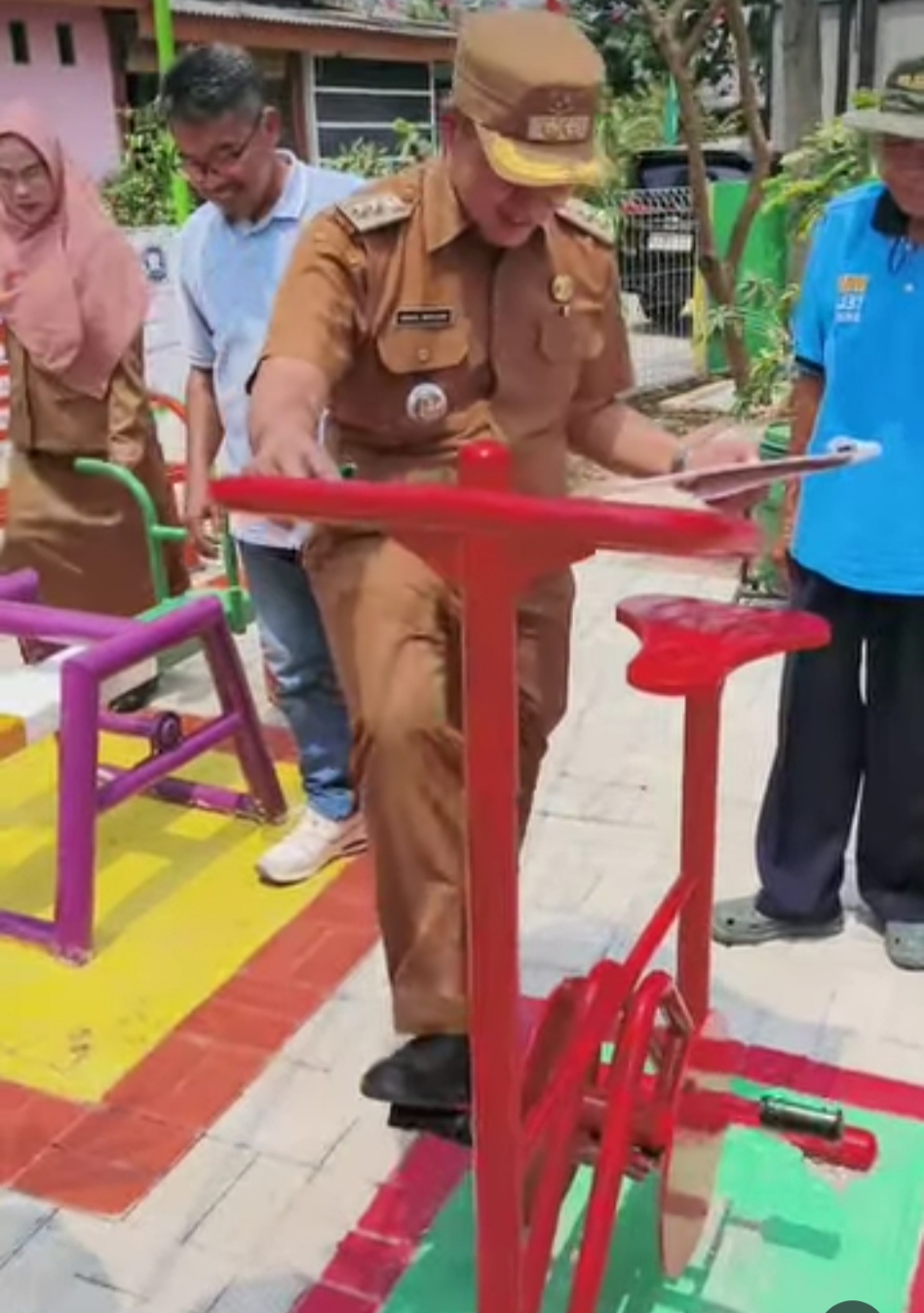 Taman Bougenville Rampung, Anak-anak RW 029 Teluk Pucung Punya Ruang Bermain Baru